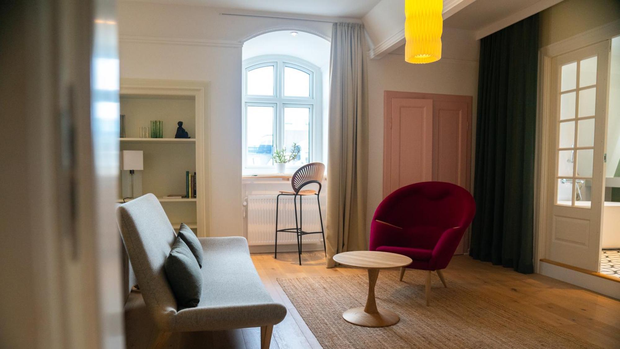 Q Junior Suite